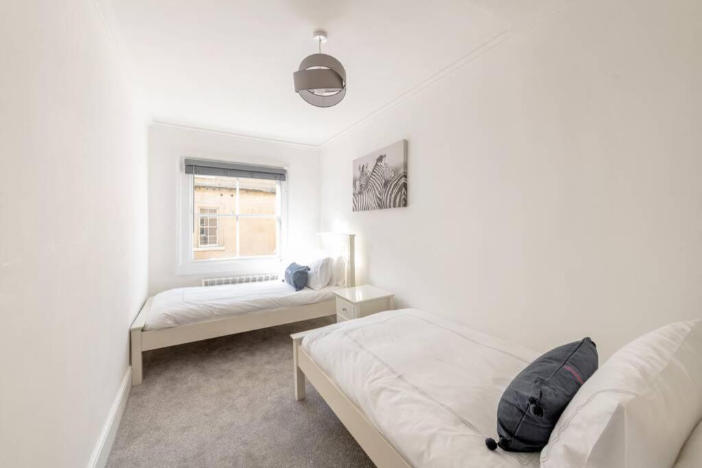 2 Bed City Centre Apartment 1 Min From Bath Abbey エクステリア 写真
